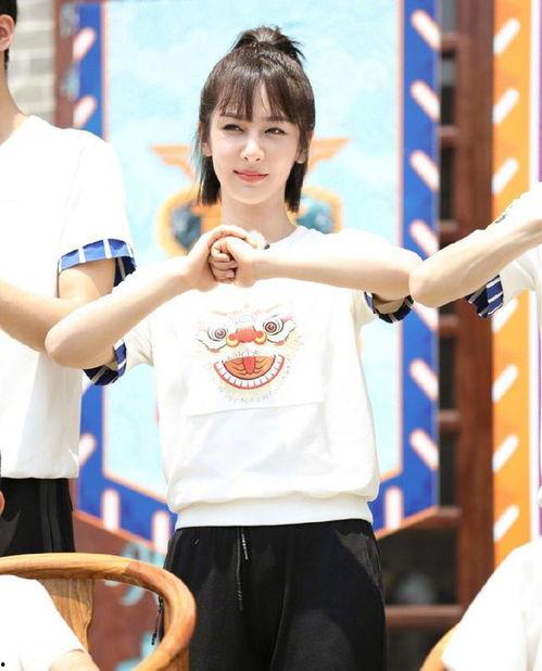 杨紫15岁照片,15岁杨紫的青涩时光